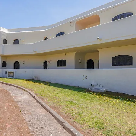 & Downtown 5 Minutes Away - Spacious 1-bedroom With Ac