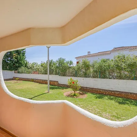 Daire & Downtown 5 Minutes Away - Spacious 1-bedroom With Ac